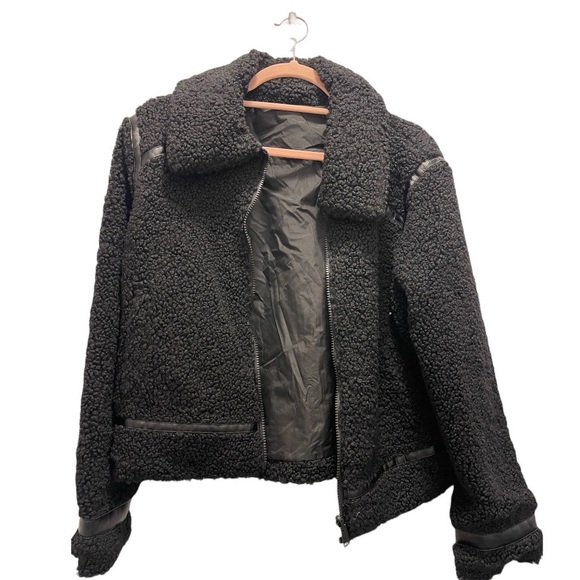Black Sherpa Jacket - Picture 1 of 4